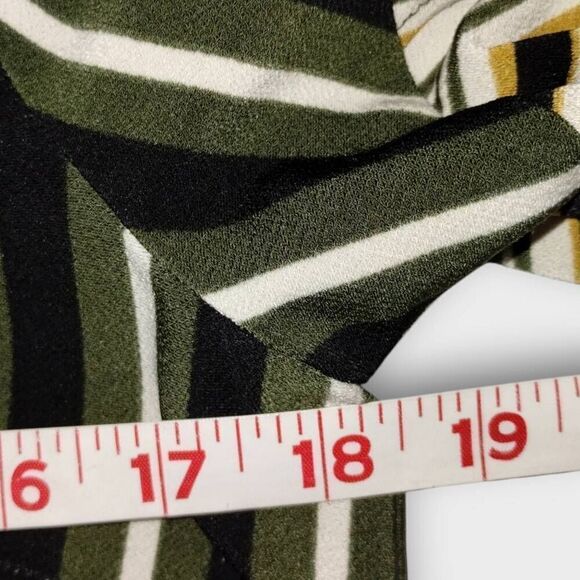 Violet Weekend Womens Dress Sz Medium Navy Knit Stripes Color‎ Block Classicore - Picture 9 of 10